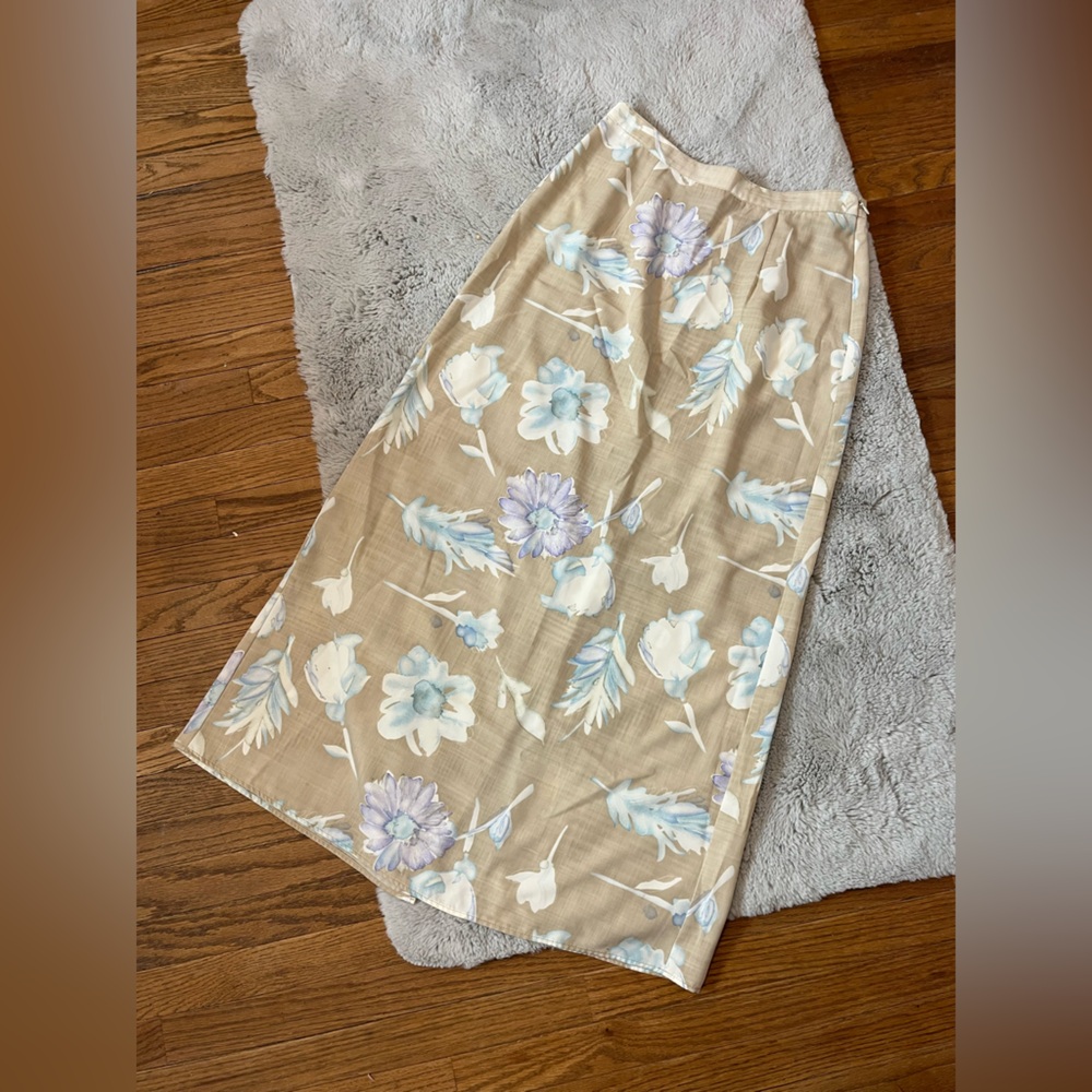 Chic Floral Maxi Skirt in Beige and Blue